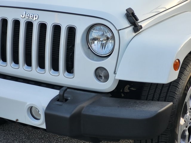 2016 Jeep Wrangler Unlimited Sahara photo 6