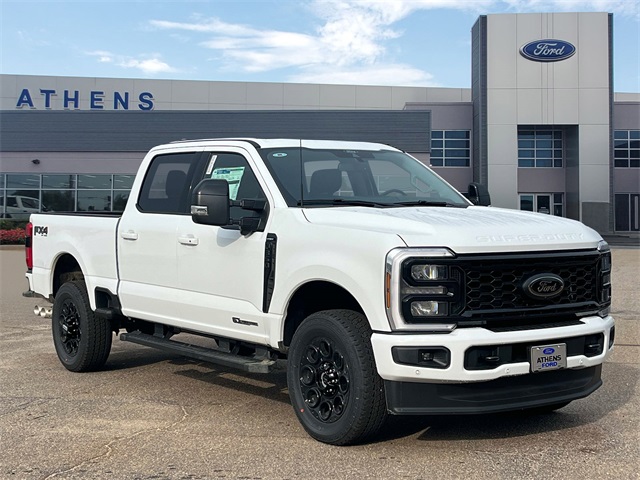 2025 Ford F-350 Super Duty Lariat's photo