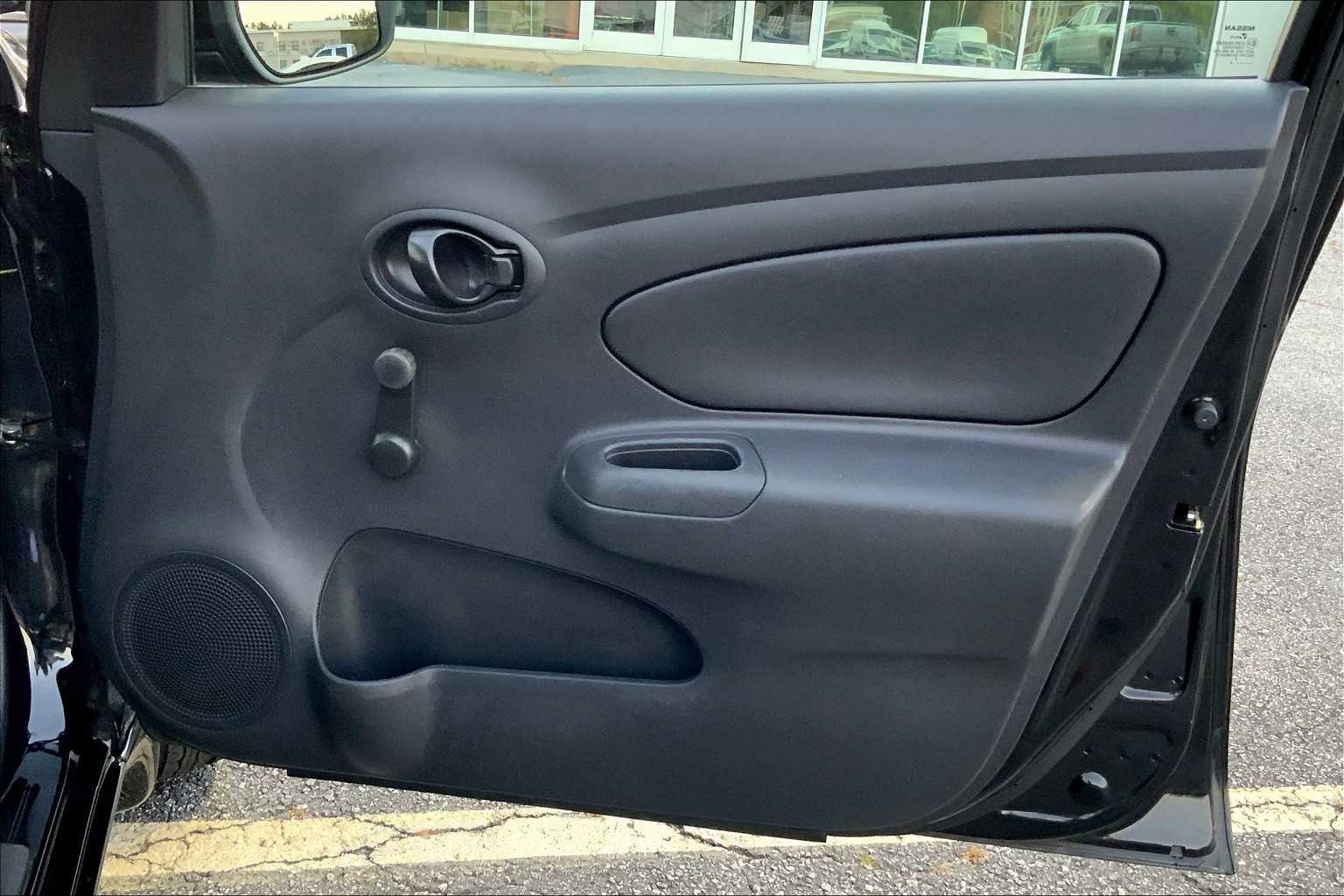2018 Nissan Versa 1.6 S photo 18