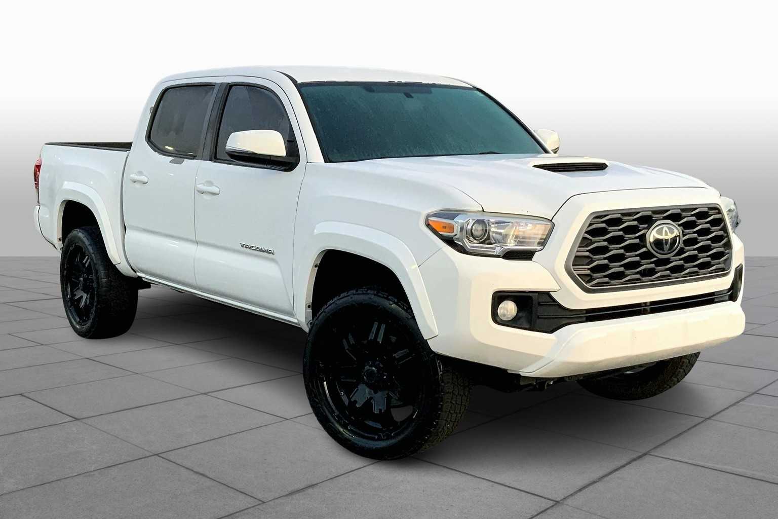 2017 Toyota Tacoma TRD Sport 4x4 Double Cab V6 photo 2