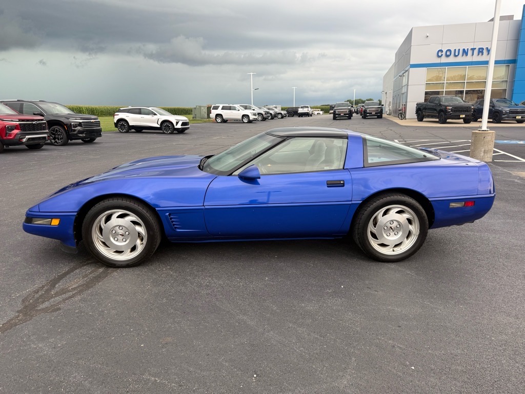 1995 Chevrolet Corvette Base photo 2