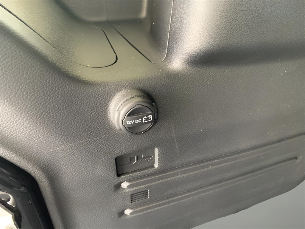 2025 Jeep Wrangler Willys photo 22