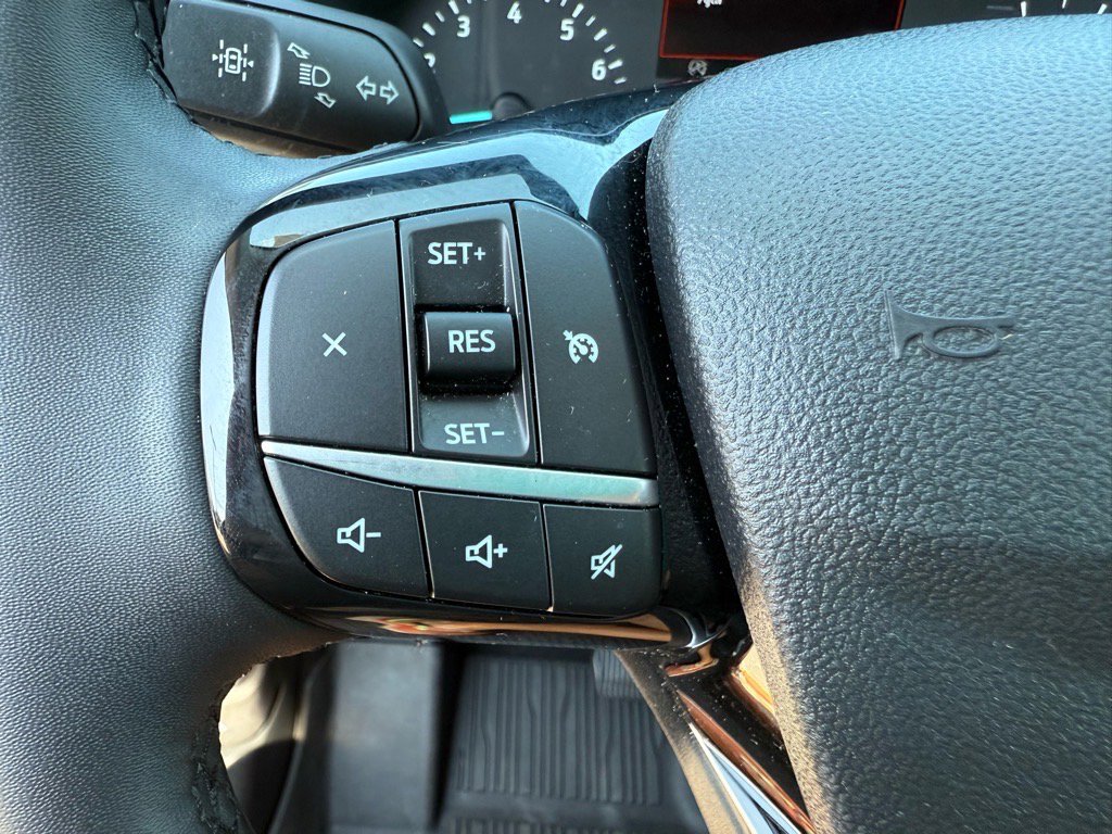 2022 Ford Escape SEL photo 13