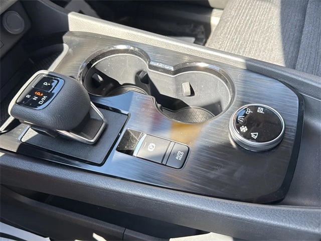 2023 Nissan Rogue SV photo 22