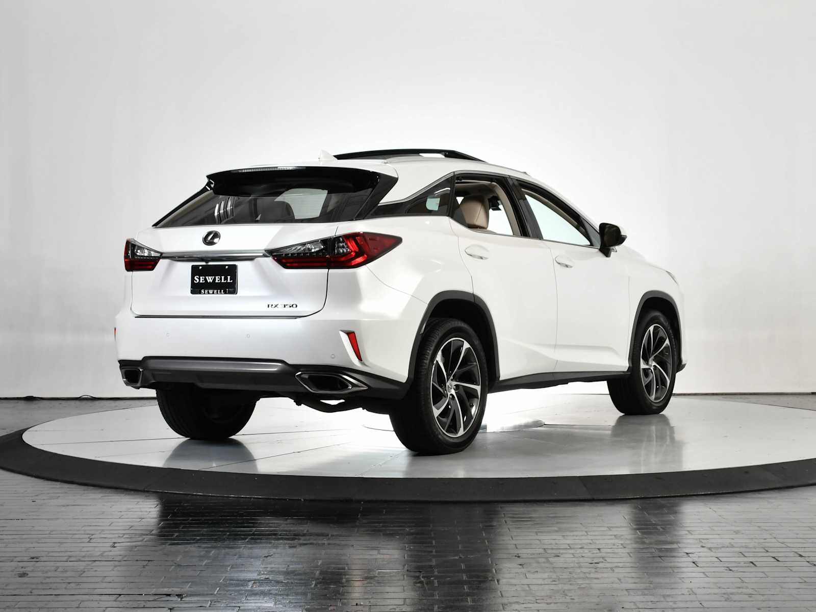 2017 Lexus RX photo 4
