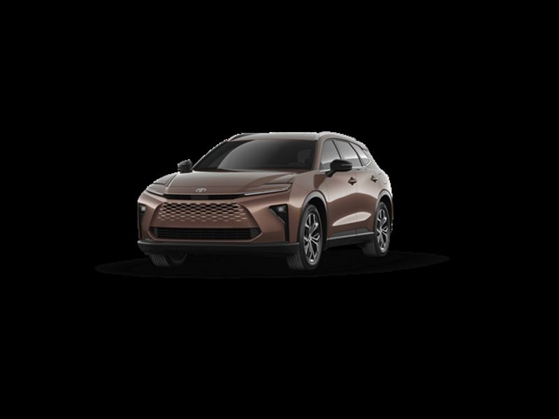 2025 Toyota Crown Signia XLE photo 2