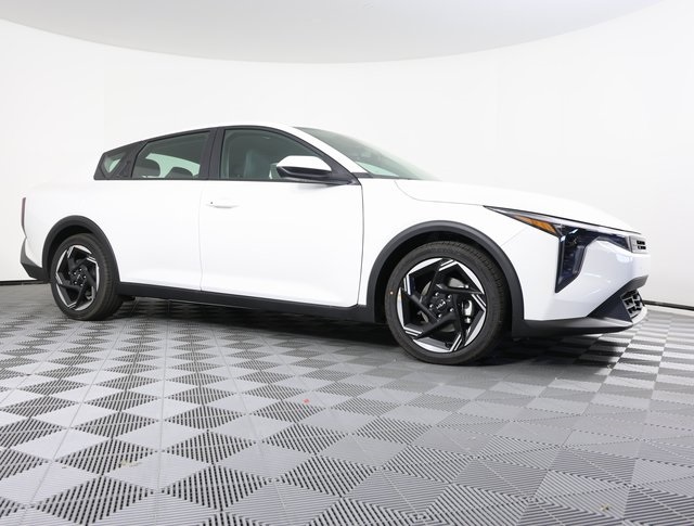 2025 Kia K4 EX photo 3
