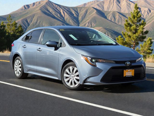 Used 2023 Toyota Corolla LE with VIN 5YFB4MDE2PP032443 for sale in Kansas City