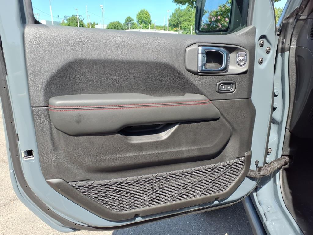 2025 Jeep Wrangler Rubicon photo 3