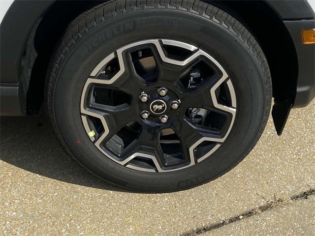 2025 Ford Bronco Sport Outer Banks photo 6