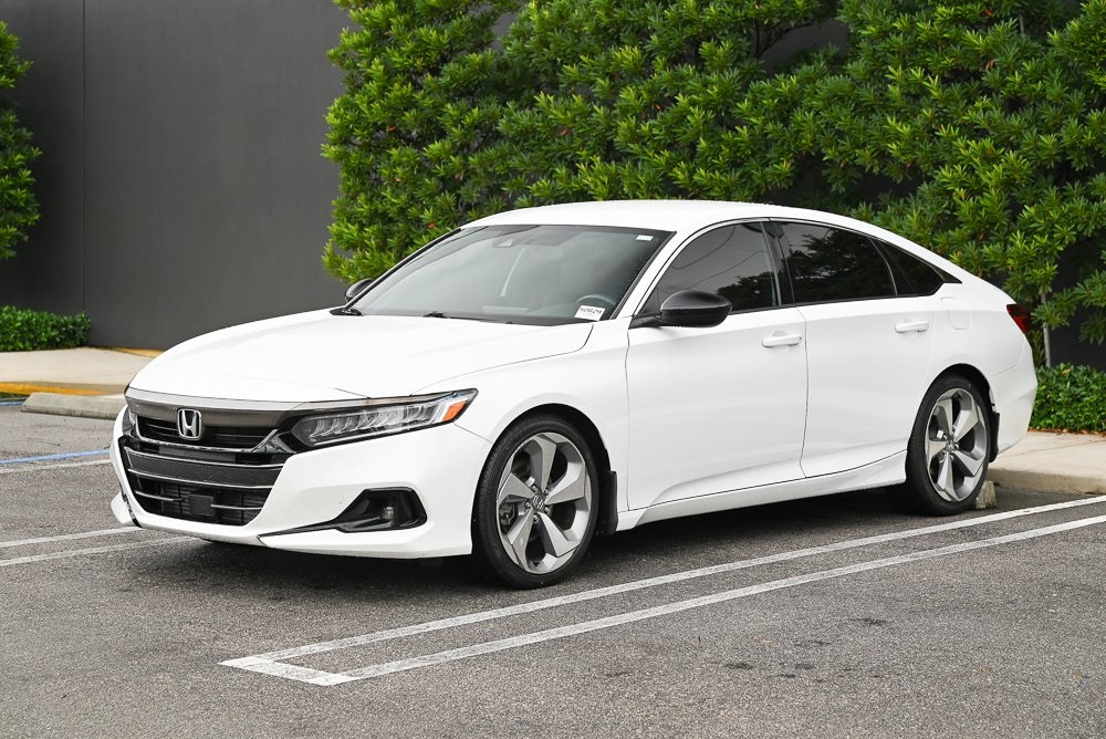 2022 Honda Accord Sport's photo