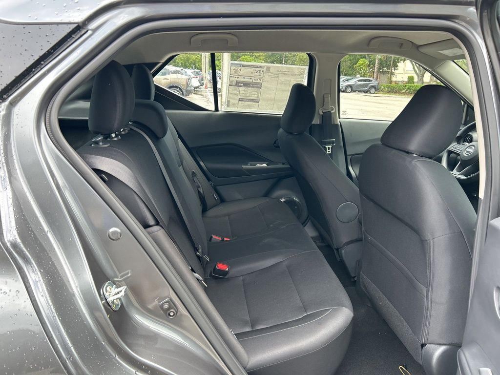 2025 Nissan Kicks Play S photo 32