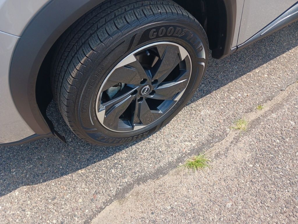 2024 Nissan Rogue SV photo 7