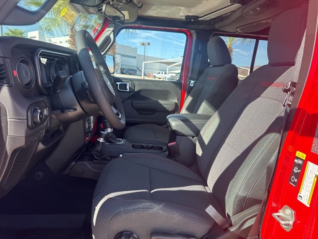 2025 Jeep Wrangler Rubicon photo 19