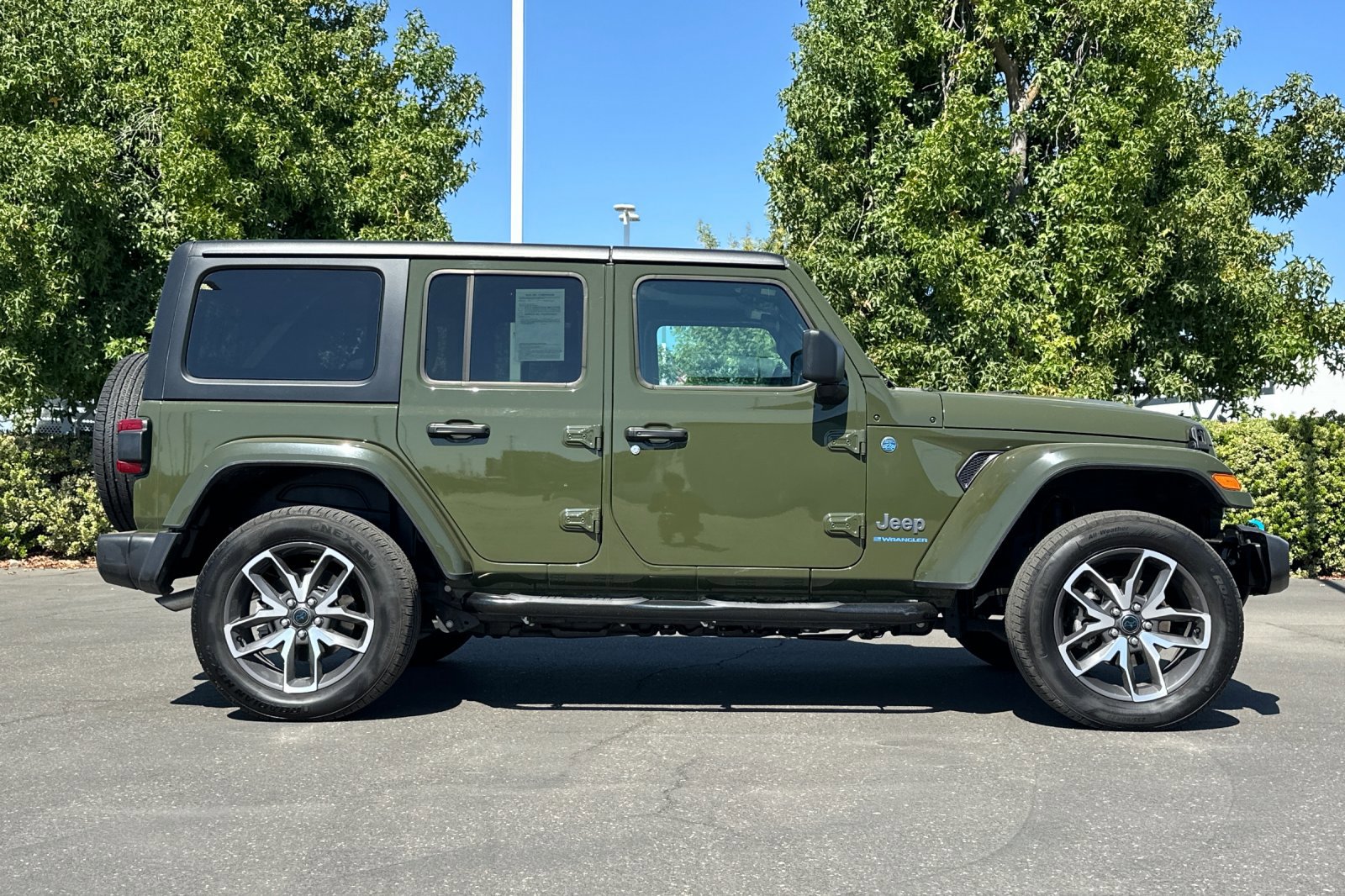 2024 Jeep Wrangler 4xe Sport S photo 3