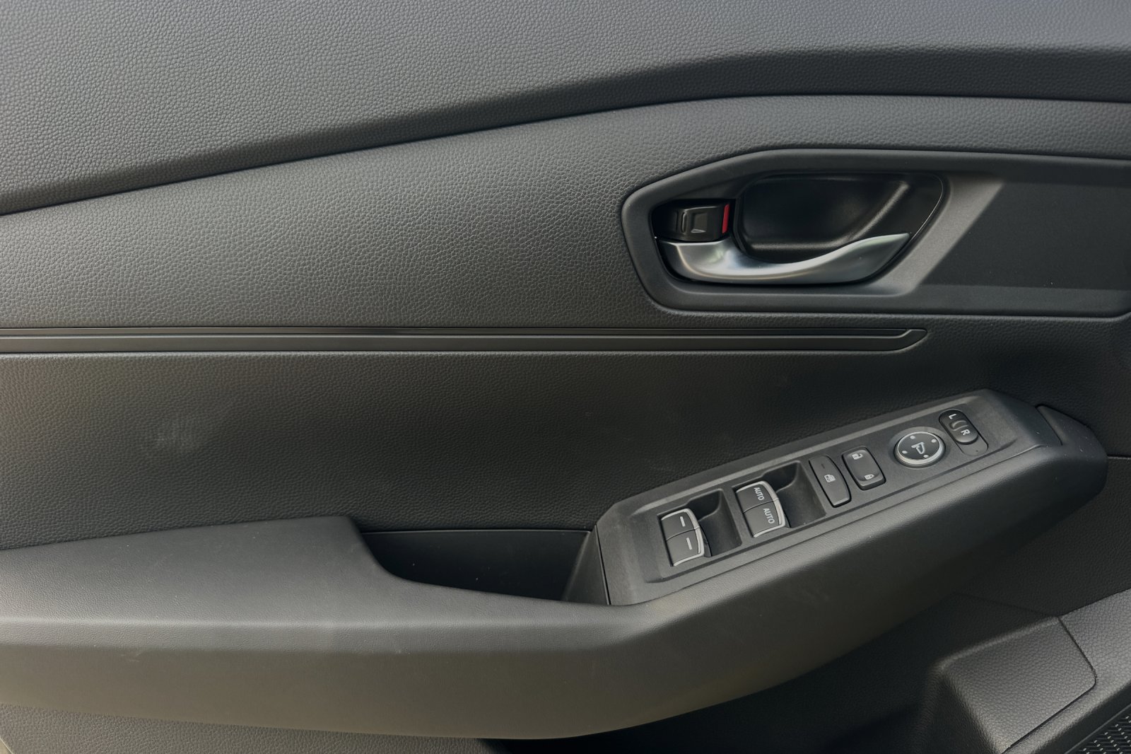2025 Honda Accord LX photo 9