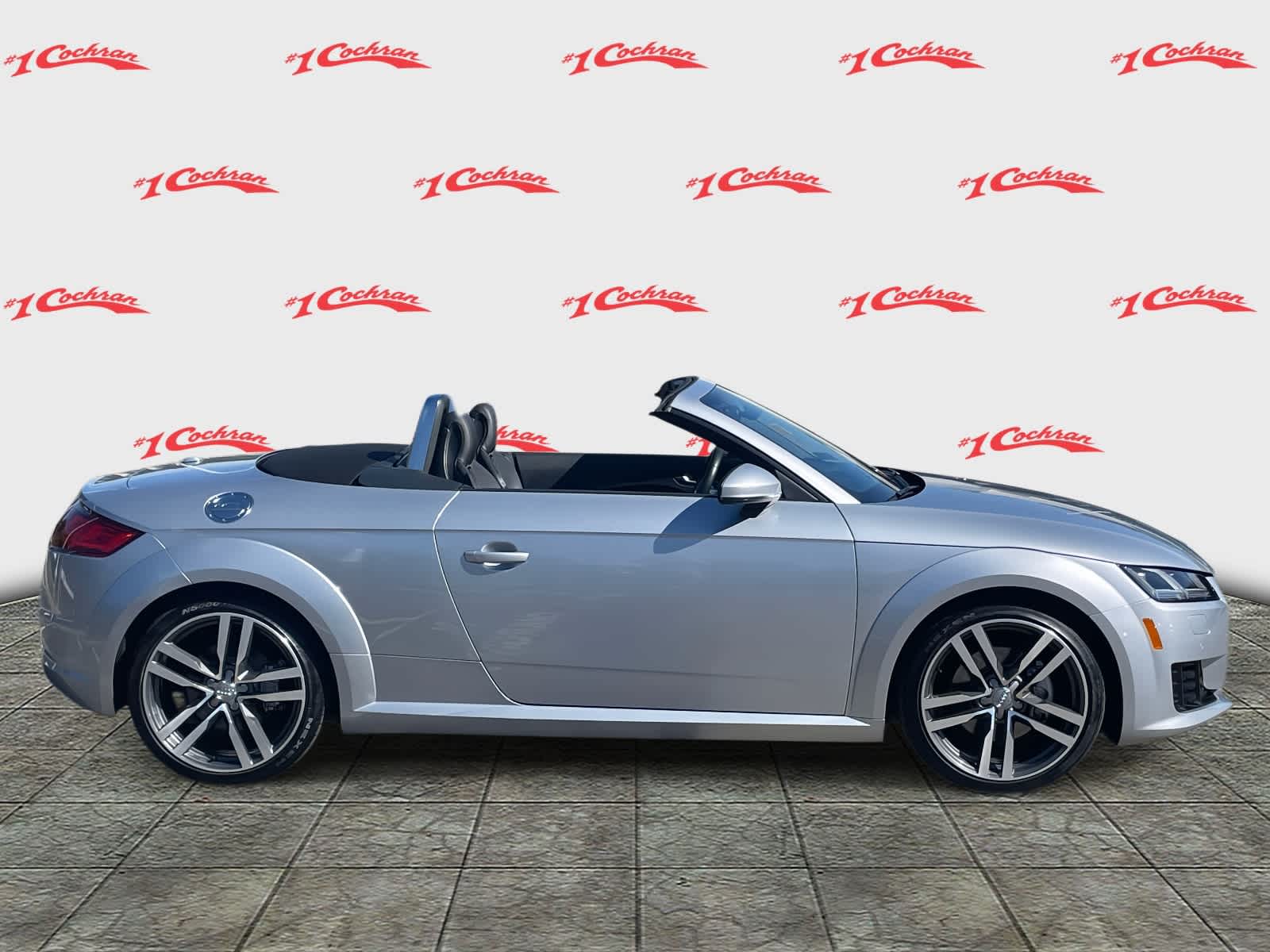 2016 Audi TT 2.0T Roadster photo 2