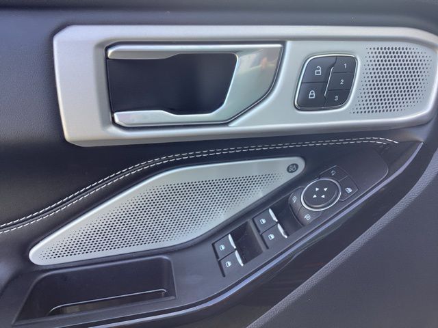 2022 Ford Explorer ST photo 20
