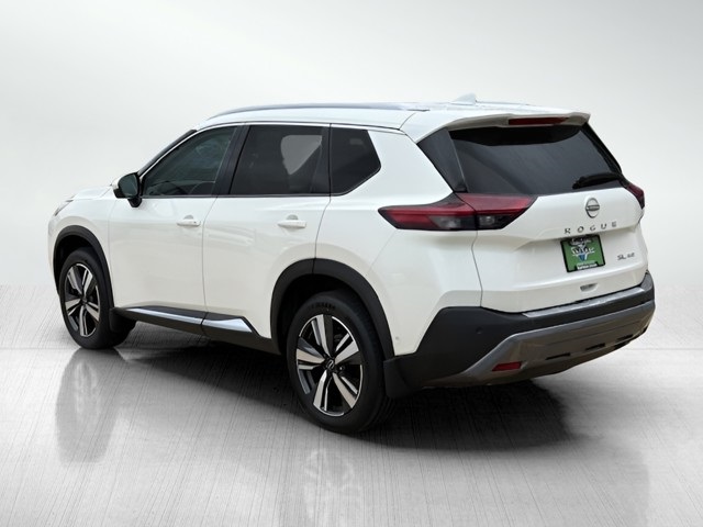 2023 Nissan Rogue SL photo 3