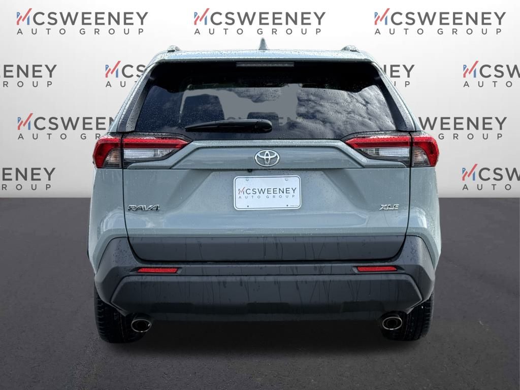 2022 Toyota RAV4 XLE Premium photo 4