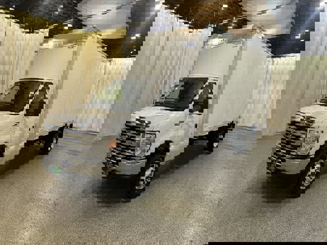 2026 Ford E-450 photo 4