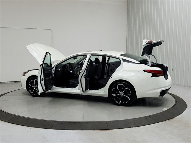 2025 Nissan Altima 2.5 SR photo 13