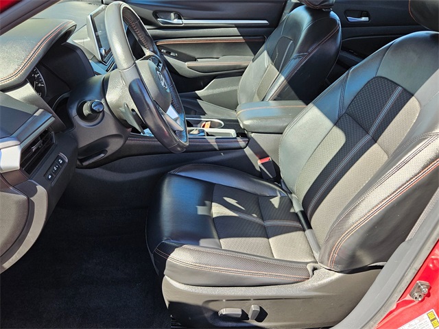 2023 Nissan Altima SR photo 12