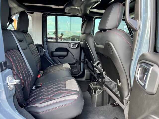 2025 Jeep Wrangler Rubicon photo 19