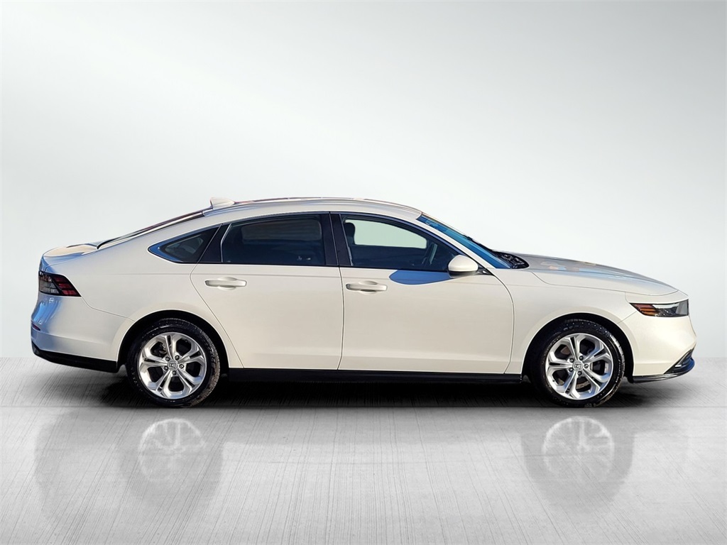 2023 Honda Accord LX photo 3