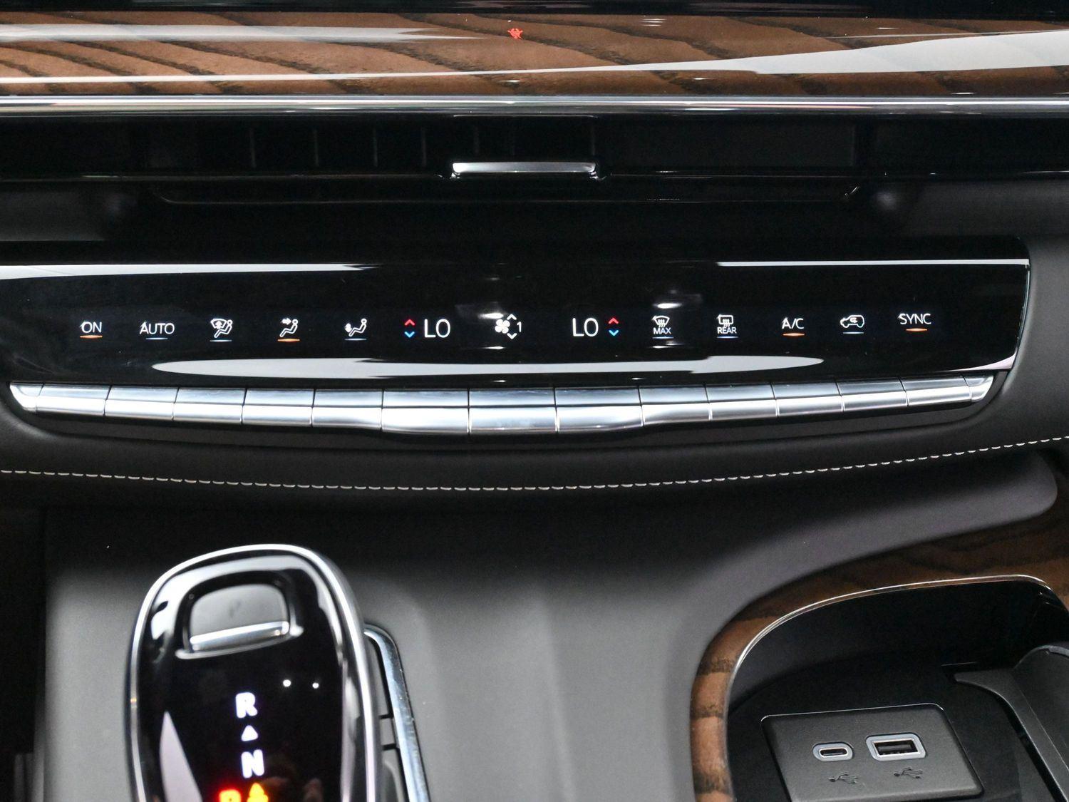 2023 Cadillac Escalade ESV Sport Platinum photo 25