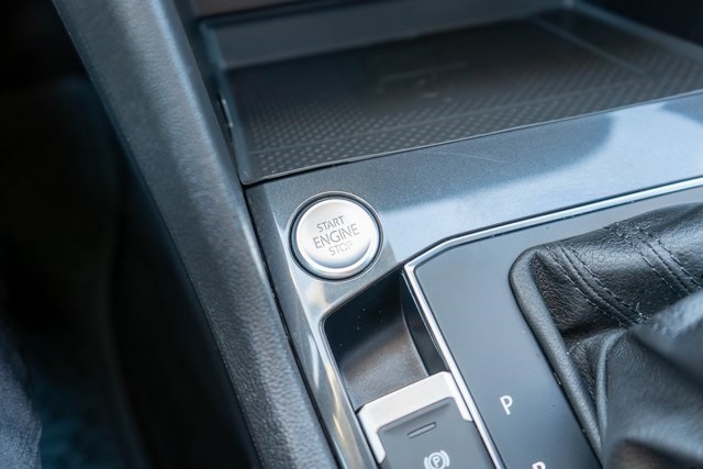 2020 Volkswagen Tiguan SEL photo 21