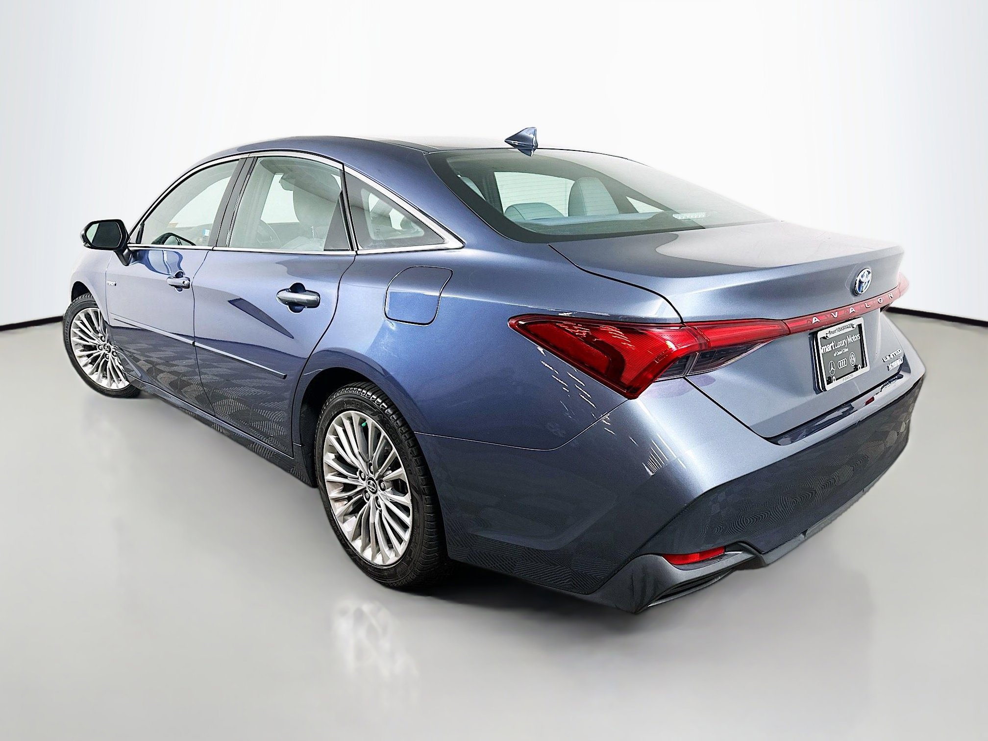 2019 Toyota Avalon Limited photo 4