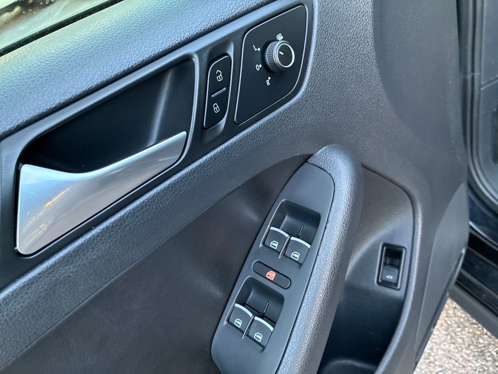 2016 Volkswagen Jetta 2.0T GLI SE photo 10