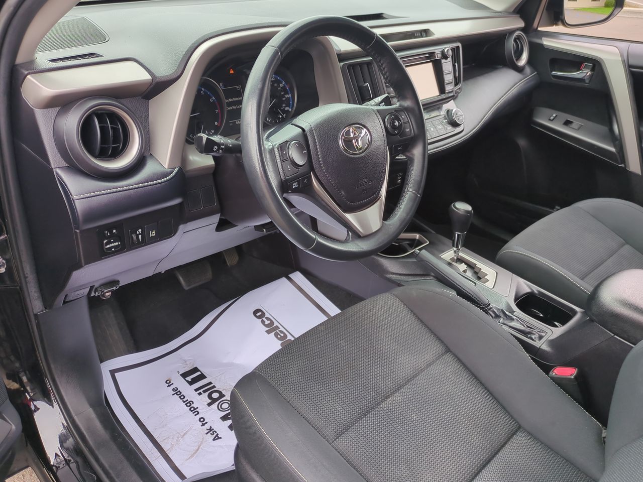 2018 Toyota RAV4 XLE photo 4