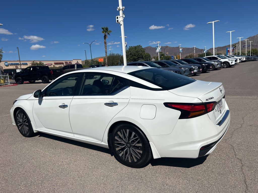2023 Nissan Altima 2.5 SV photo 16