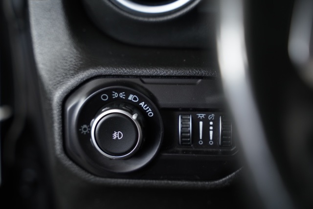 2018 Jeep Wrangler Unlimited Sahara photo 17