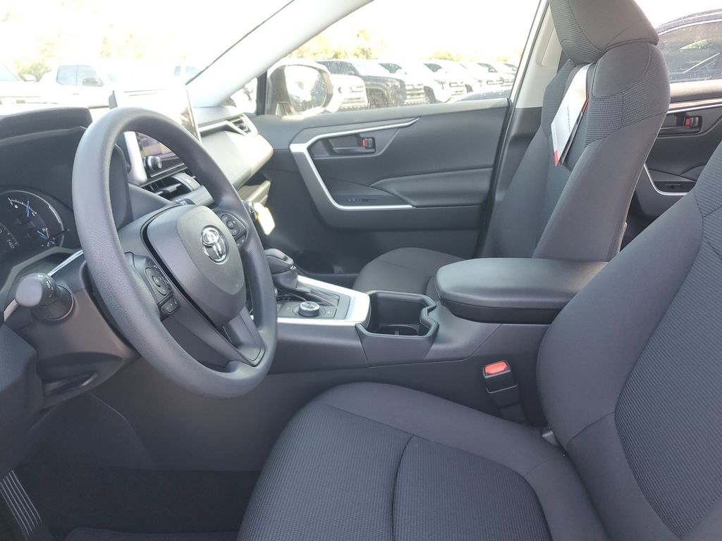 2025 Toyota RAV4 Hybrid LE photo 15