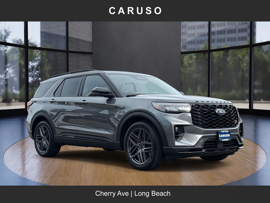 2025 Ford Explorer ST's photo