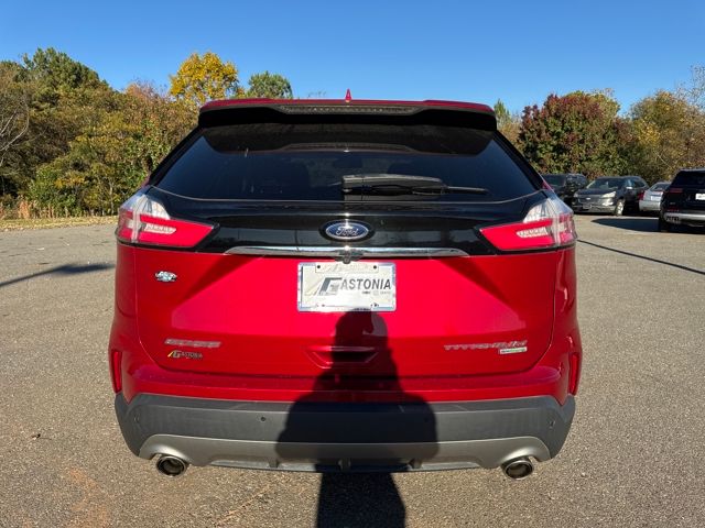 2020 Ford Edge Titanium photo 4
