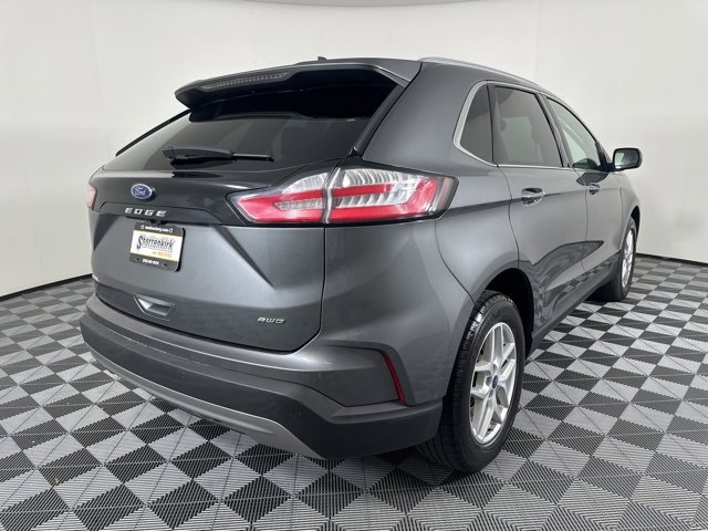 2022 Ford Edge SEL photo 3