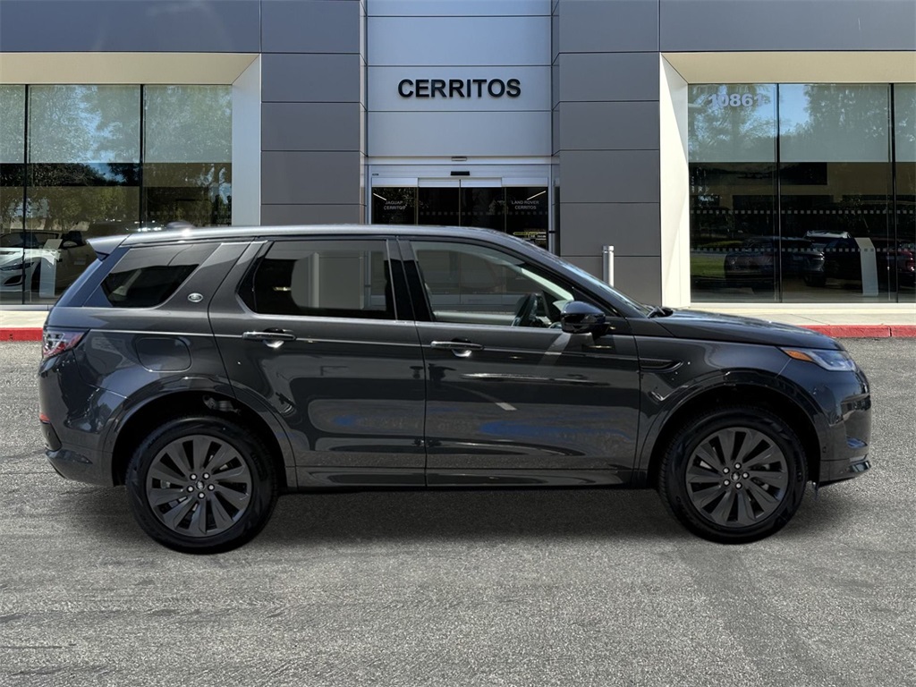 2025 Land Rover Discovery Sport S photo 3