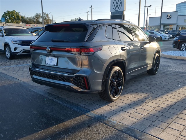 2025 Volkswagen Tiguan SE R-Line Black photo 4