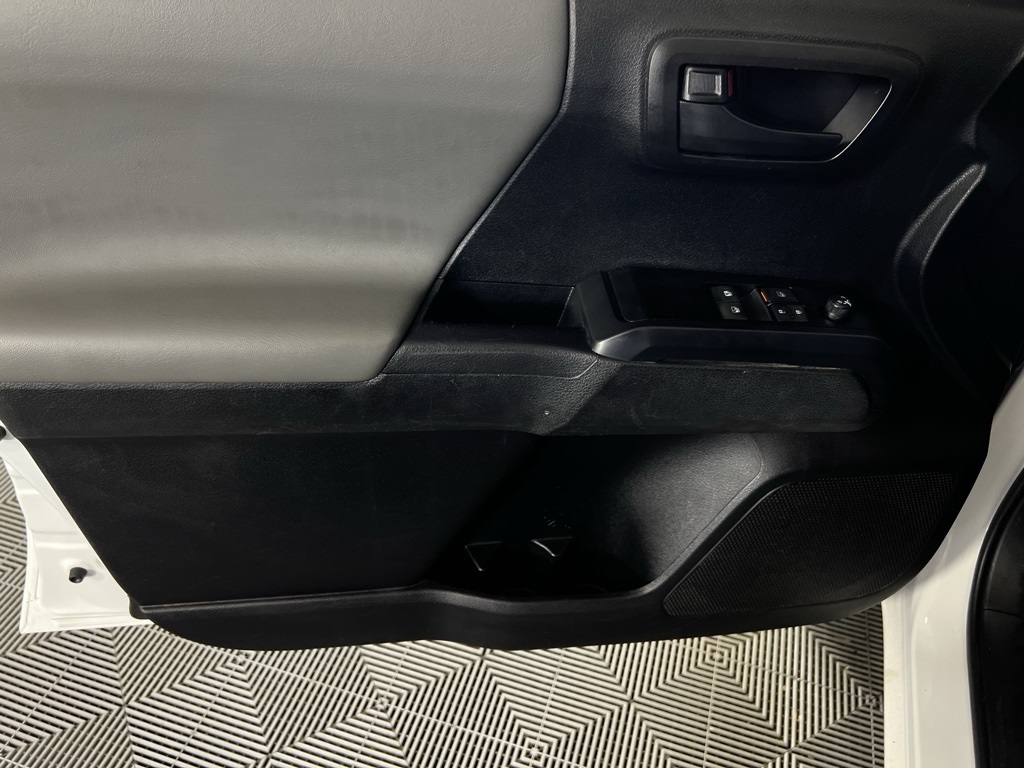 2023 Toyota Tacoma SR photo 18