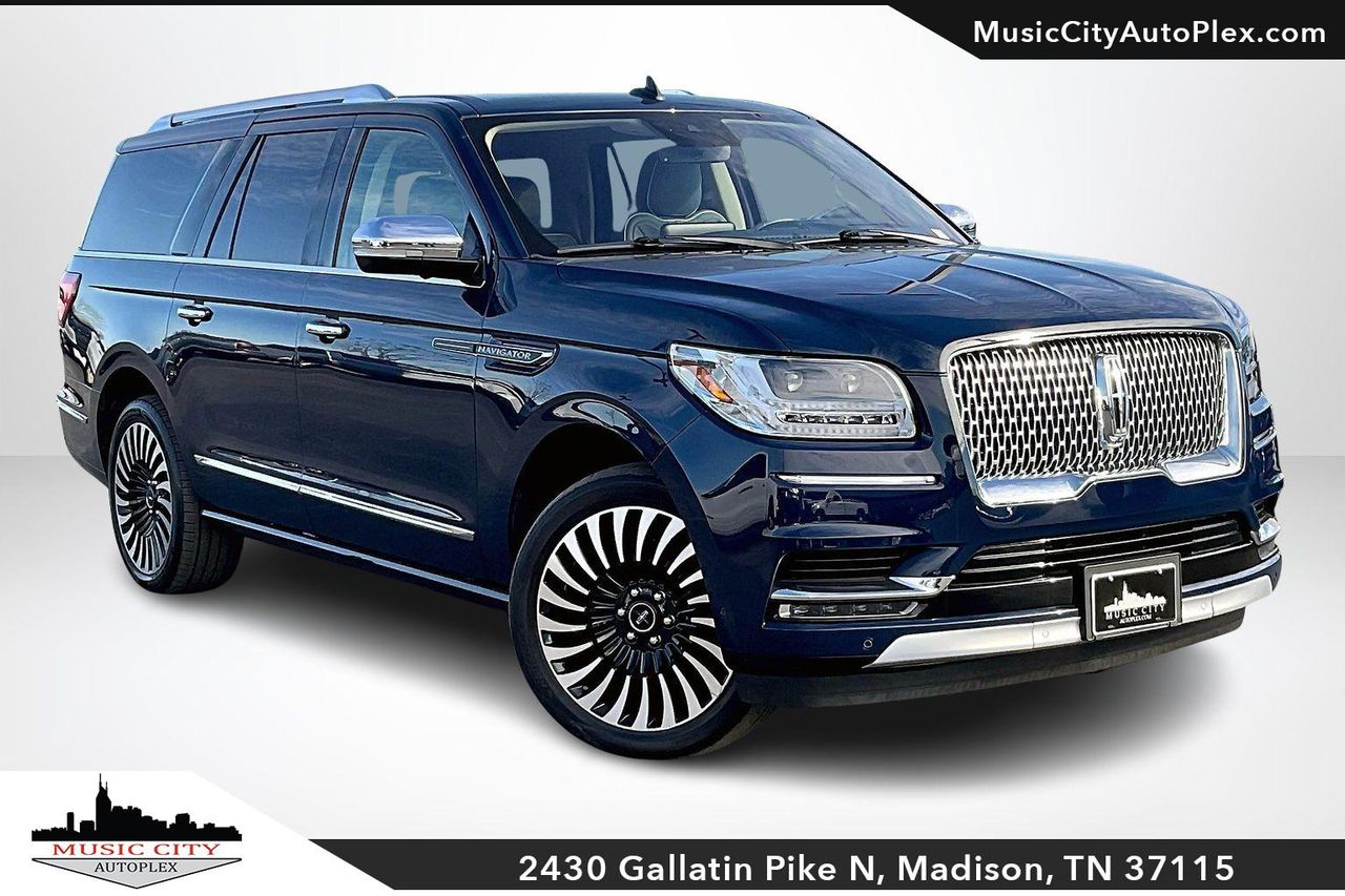 2019 Lincoln Navigator Black Label's photo