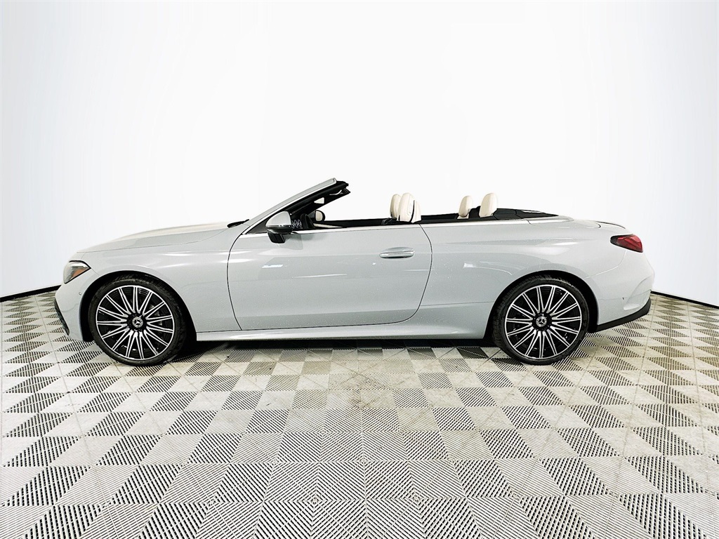 2026 Mercedes Benz CLE 300 4MATIC Cabriolet photo 4