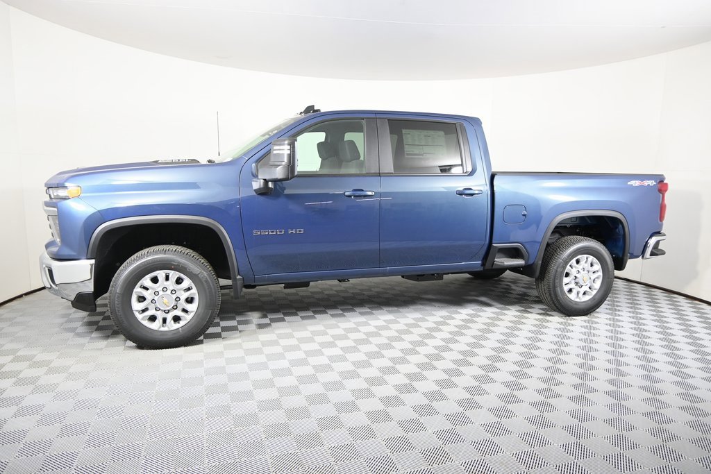 2026 Chevrolet Silverado 3500HD LT photo 2