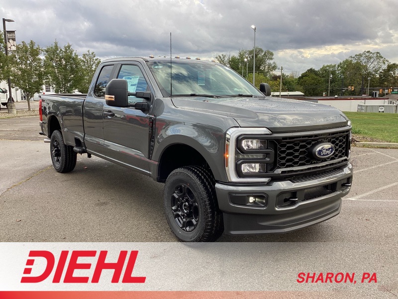 2026 Ford F-350 Super Duty XL's photo