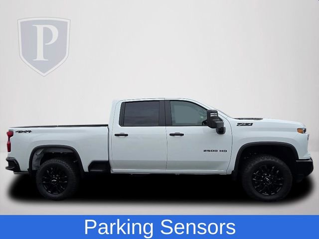 2025 Chevrolet Silverado 2500HD Custom photo 3