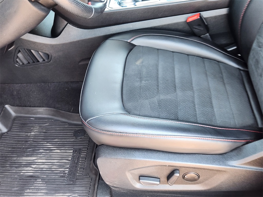 2021 Ford Edge ST-Line photo 8