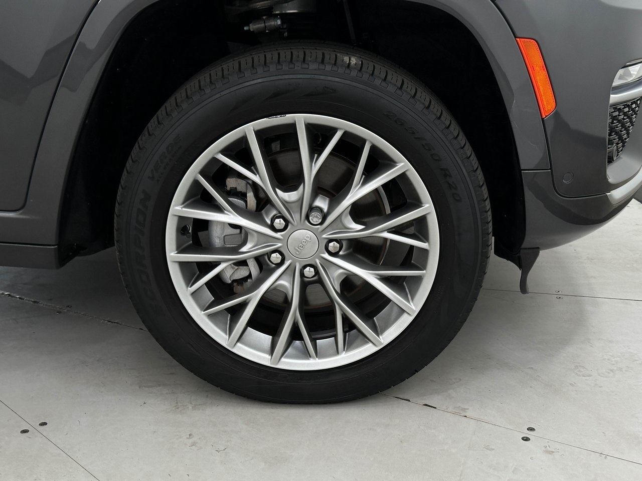 2022 Jeep Grand Cherokee Summit photo 17